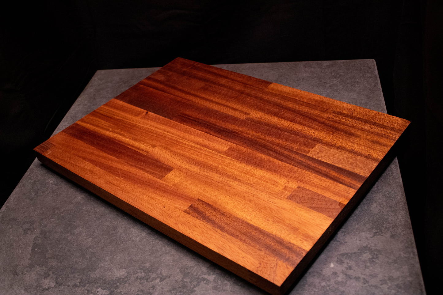 Skære- og serveringsbræt