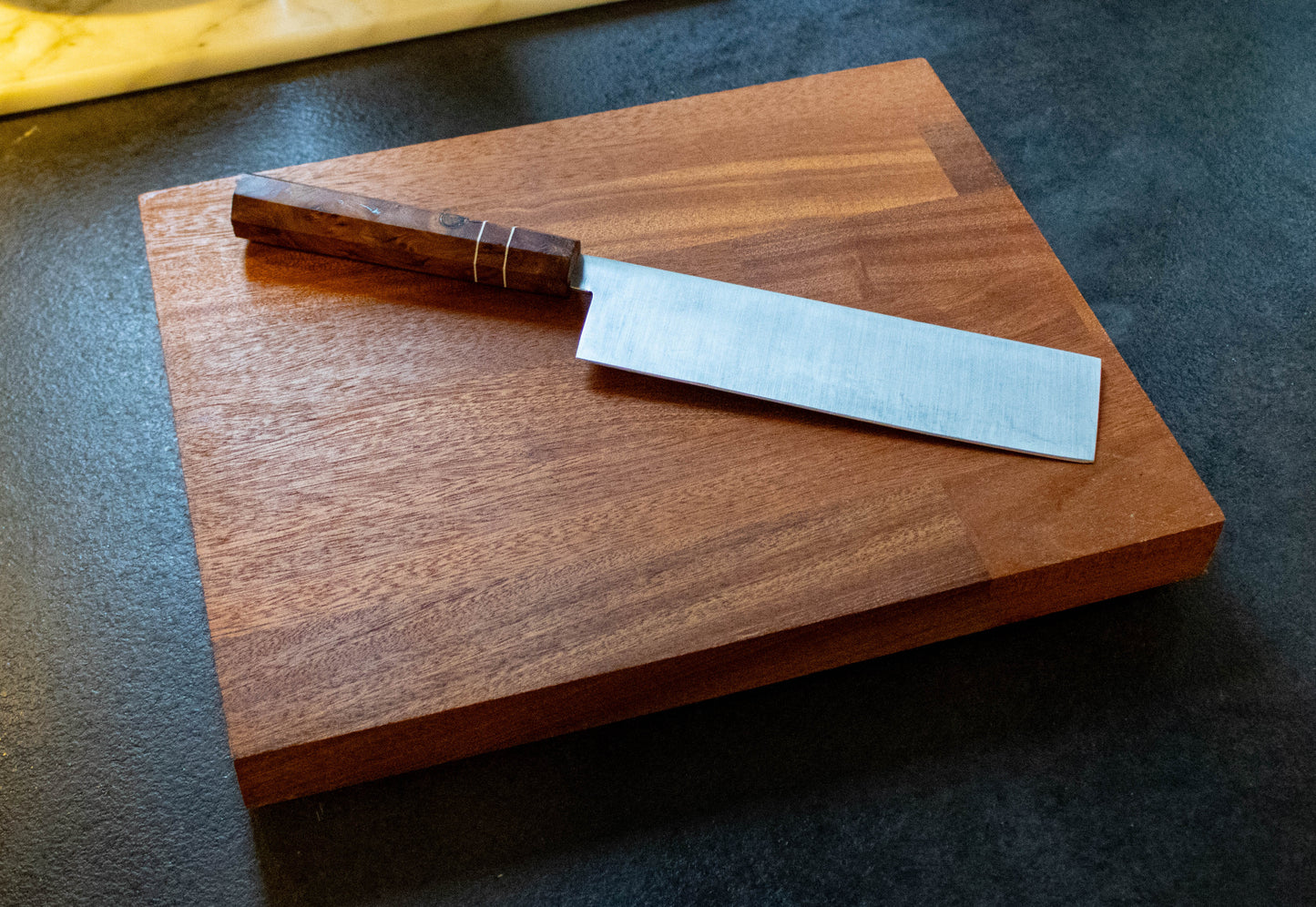 Skære- og serveringsbræt