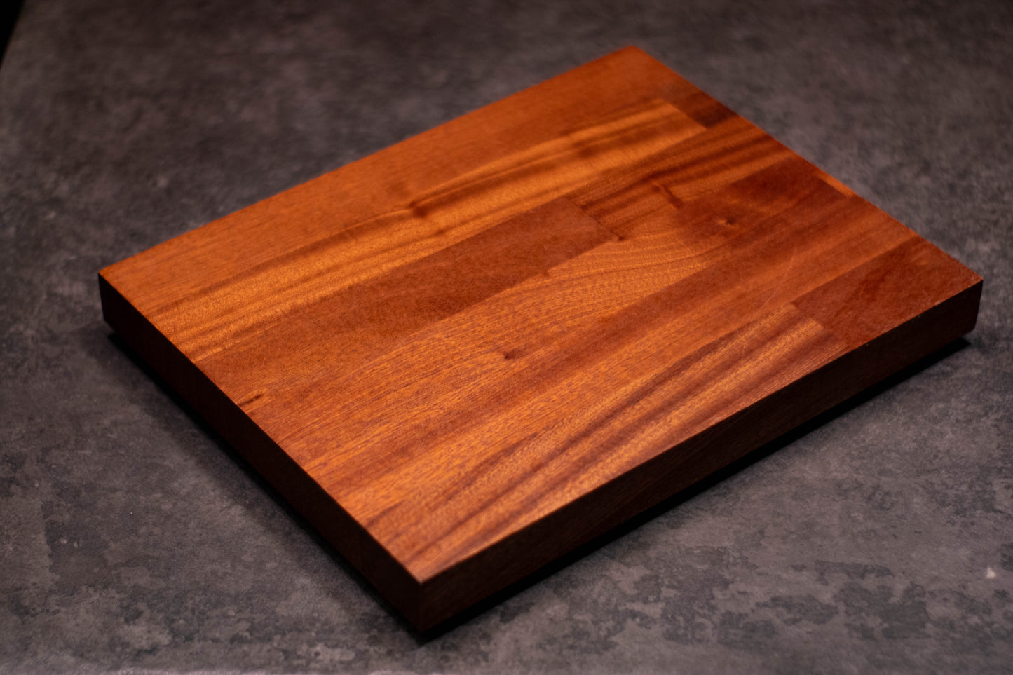 Skære- og serveringsbræt